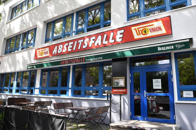 Fussball, Herren, Saison 2019 2020, 1. Bundesliga, 1. FC Union Berlin, Fankneipe Abseitsfalle, 28.05. 2020, *** Football, men, season 2019 2020, 1 Bundesliga, 1 FC Union Berlin, Fan pub Abseitsfalle, 28 05 2020, Copyright: xMatthiasxKochx