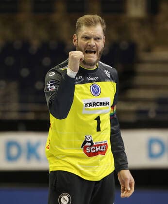 Torwart Johannes Bitter Freude Emotion jubelnd Jubel Handball HBL Bundesliga Herren Saison 2020 2021 15.12.2020 Füchse Berlin vs. TVB Stuttgart Geisterspiel Corona Covid 19