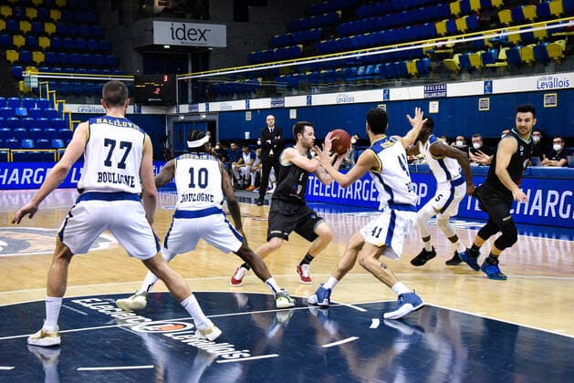 KALINOSKI, TYLER ( 24 - Brescia ) - GOODWIN ARCHIE ( 10 - Metropolitans 92 ) - Miralem Halilovic ( 77 - Metropolitans 92 ) - Tomer Ginat ( 41 - Metropolitans 92 ) - BASKET : Metropolitans 92 vs Germani Brescia - Eurocup - 15 12 2020 FedericoPestellini Panoramic 