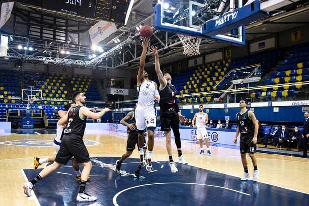 Anthony Brown ( 21 - Metropolitans 92 ) MOSS DAVID ( 34 - Brescia ) - CLINE TJ ( 6 - Brescia ) - BASKET : Metropolitans 92 vs Germani Brescia - Eurocup - 15 12 2020 FedericoPestellini Panoramic 