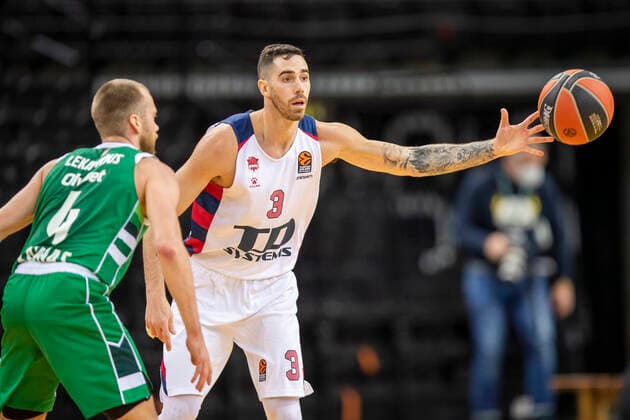2020-12-15 Kaunas Lithuania. Basketball team Zalgiris Kaunas plays vs Baskonia Vitoria Gasteiz Euroleague game at Zalgiris arena in Kaunas on Tuesday 15 of December 2020. 3LUCA VILDOZA 4 LUKAS LEKAVICIUS. Vilnius Lithuania  Copyright: xKarolisxKavolelisx euroleague basketball