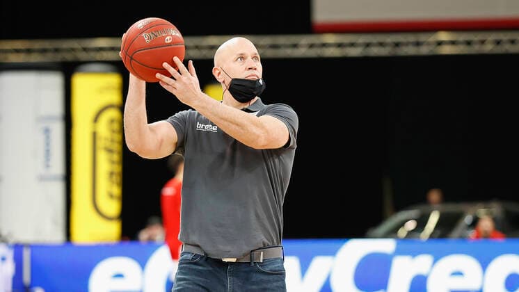 Deutschland, Bamberg, Brose Arena, 16.12.2020, emspor, emonline, despor, deonline, Brose Bamberg vs. s.Oliver Wuerzburg, Basketball, BBL Bild: v. li. Headcoach Denis Wucherer (s.Oliver Wuerzburg) Copyright: HMBxMedia xHeikoxBecker