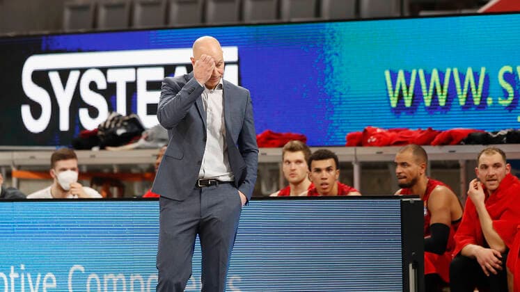 Deutschland, Bamberg, Brose Arena, 16.12.2020, emspor, emonline, despor, deonline, Brose Bamberg vs. s.Oliver Wuerzburg, Basketball, BBL Bild: v. li. Headcoach Denis Wucherer (s.Oliver Wuerzburg) Copyright: HMBxMedia xHeikoxBecker