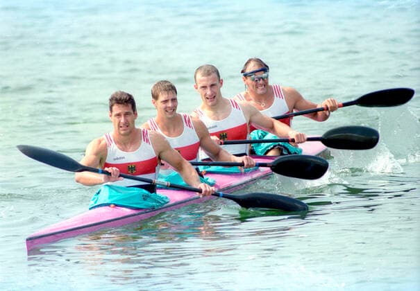 Olympische Spiele 1996 in Atlanta.Kanurennsport: Der deutsche Vierer-Kajak mit (v.li.): Thomas Reineck, Mark Zabel, Olaf Winter und Detlef Hofmann ist Olympiasieger über 1.000 m 03.08.1996 *** Olympic Games 1996 in Atlanta Canoe racing The German four-man kayak team with (from left) Thomas Reineck, Mark Zabel, Olaf Winter and Detlef Hofmann is Olympic champion over 1 000 m 03 08 1996 HM