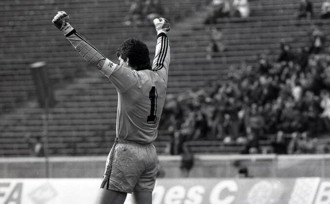 31.03.1988 UdSSR -Argentinien Deutschland, Berlin, 31.03.1988, Fussball, Vier-Länder-Turnier in Berlin, Halbfinale, UdSSR - Argentinien (4:2): Rinat Dasaev (UdSSR). *** 31 03 1988 USSR Argentina Germany, Berlin, 31 03 1988, Football, Four Countries Tournament in Berlin, Semifinal, USSR Argentina 4 2 Rinat Dasaev USSR