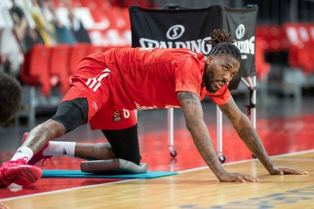 Jalen Reynolds 8 (FC Bayern), Warmup, FC Bayern Basketball vs. Baskonia Vitoria-Gasteiz, Basketball, Euroleague, 18.12.2020 Muenchen Bayern Deutschland