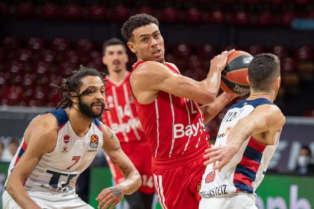 Pierria Henry 7 (Baskonia Vitoria-Gasteiz), Wade Baldwin 2 (FC Bayern), FC Bayern Basketball vs. Baskonia Vitoria-Gasteiz, Basketball, Euroleague, 18.12.2020 Muenchen Bayern Deutschland