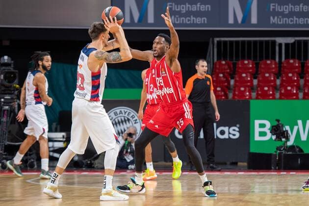 Achille Polonara 33 (Baskonia Vitoria-Gasteiz), JaJuan Johnson 25 (FC Bayern), FC Bayern Basketball vs. Baskonia Vitoria-Gasteiz, Basketball, Euroleague, 18.12.2020 Muenchen Bayern Deutschland