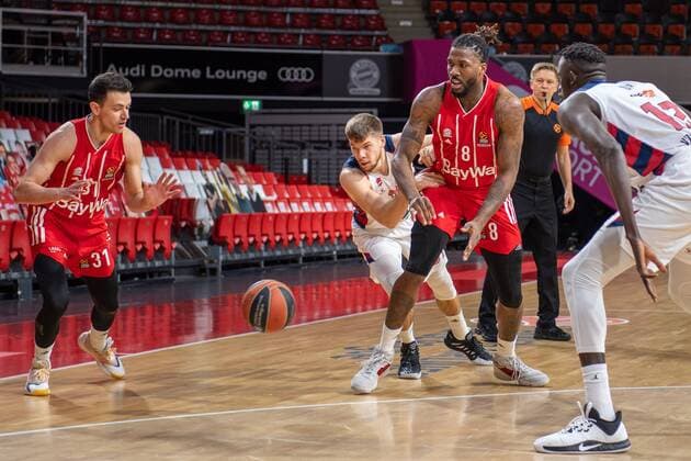 Zan Mark Sisko 31 (FC Bayern), Jalen Reynolds 8 (FC Bayern), FC Bayern Basketball vs. Baskonia Vitoria-Gasteiz, Basketball, Euroleague, 18.12.2020 Muenchen Bayern Deutschland