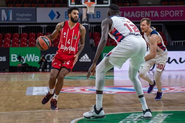 D. Seeley 4 (FC Bayern), Ilimane Diop 12 (Baskonia Vitoria-Gasteiz), FC Bayern Basketball vs. Baskonia Vitoria-Gasteiz, Basketball, Euroleague, 18.12.2020 Muenchen Bayern Deutschland