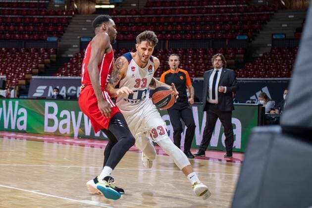 Achille Polonara 33 (Baskonia Vitoria-Gasteiz), JaJuan Johnson 25 (FC Bayern), FC Bayern Basketball vs. Baskonia Vitoria-Gasteiz, Basketball, Euroleague, 18.12.2020 Muenchen Bayern Deutschland
