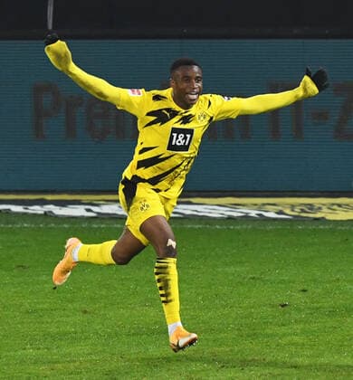 Fussball, Herren, Saison 2020 2021, 1. Bundesliga (13. Spieltag), 1. FC Union Berlin - Borussia Dortmund, Youssoufa Moukoko (Borussia Dortmund), Jubel nach Tor zum 1:1, 18.12. 2020,