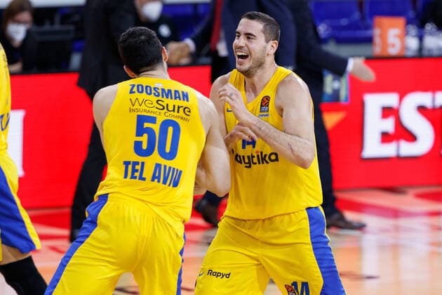 December 18, 2020, Barcelona, Spain: Oz Blayzer of Maccabi Playtika Tel Aviv with Yovel Zoosman of Maccabi Playtika Tel Aviv during the Turkish Airlines EuroLeague match between FC Barcelona, Barca and Maccabi Playtika Tel Aviv at Palau Blaugrana in Barcelona, Spain. Barcelona Spain - ZUMAd159 20201218_zia_d159_066 Copyright: xDavidxRamirezx