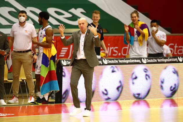Trainer Rodrigo Pastore (Chemnitz) Jobstairs Giessen 46ers vs Niners Chemnitz, Basketball, easyCredit BBL, 18.12.2020 Jobstairs Giessen 46ers vs Niners Chemnitz, Basketball, easyCredit BBL, 18.12.2020 Giessen Copyright: xEibner-Pressefotox EP_RWS