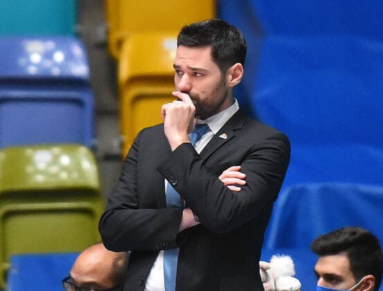 19.12.2020, xhbx, Basketball BBL Bundesliga, Frankfurt Skyliners - medi Bayreuth emspor, v.l. Trainer Sebastian Gleim (Head Coach, Fraport Skyliners Frankfurt) (DFL DFB REGULATIONS PROHIBIT ANY USE OF PHOTOGRAPHS as IMAGE SEQUENCES and or QUASI-VIDEO) Frankfurt am Main
