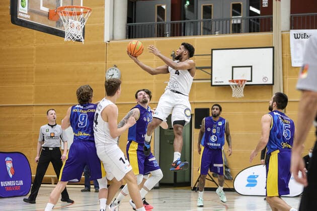ART Giants Duesseldorf gegen EN Baskats Schwelm, 19.11.2020 Quadre Lollis (4 Duesseldorefer Guard Forward) ART Giants Duesseldorf gegen EN Baskats Schwelm, 19.11.2020 Copyright: xBEAUTIFULxSPORTS KennyxBeelex