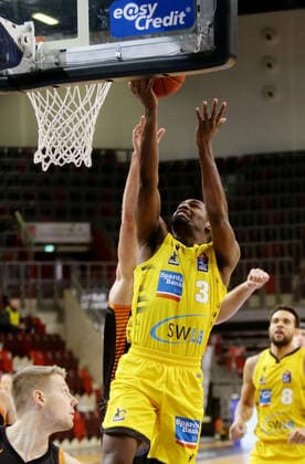 Ludwigsburg , Basketball easyCredit BBL Bundesliga , MHP RIESEN Ludwigsburg vs. Rasta Vechta , Jaleen Smith ( Riesen )