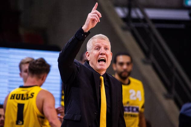 John Patrick (Headcoach MHP RIESEN Ludwigsburg) ; 1. Basketball Bundesliga: MHP RIESEN Ludwigsburg - Rasta Vechta am 19.12.2020 in Ludwigsburg (MHPArena), Baden-Wuerttemberg, Deutschland Ludwigsburg. 19.12.20 Basketball , 19.12.2020, Ludwigsburg (Deutschland)