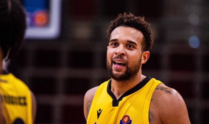 Elias Harris (MHP RIESEN Ludwigsburg 8) ; 1. BASKETBALL Bundesliga: MHP RIESEN Ludwigsburg - Rasta Vechta am 19.12.2020 in Ludwigsburg (MHPArena), Baden-Wuerttemberg Ludwigsburg. 19.12.20 Basketball , 19.12.2020, Ludwigsburg (Deutschland)
