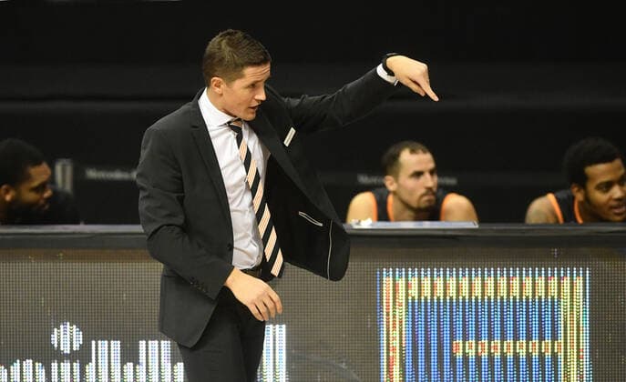 Jaka Lakovic (Trainer Ulm), am Spielfeldrand ALBA Berlin - ratiopharm Ulm Basketball, easy Credit BBL , Herren, Maenner, Männer, men, Saison 2020 2021 Berlin, 19.12..2020, Mercedes-Benz Arena