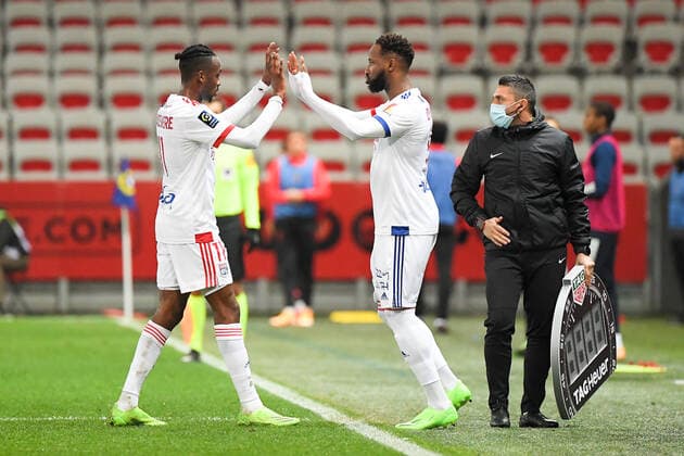 REMPLACEMENT - FAIR PLAY - 11 TINO KADEWERE (OL) - 09 MOUSSA DEMBELE (OL) FOOTBALL : Nice vs Lyon - Ligue 1 Uber Eats - 19 12 2020 FEP Panoramic 