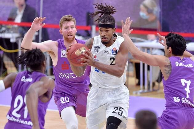 Terry Allen (Hamburg Towers) (am Ball), Will Rayman (BG Goettingen) (L), GER, Basketball, Bundesliga, BBL, BG Goettingen - Hamburg Towers, 20.12.2020, Basketball, Bundesliga, BBL, BG Goettingen -Hamburg Towers, 20.12.2020 Goettingen Copyright: xSippel xEibner-Pressefotox EP_rsl
