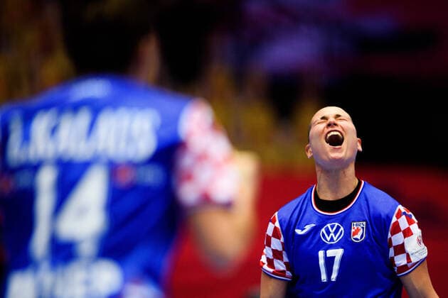 Bilder des Jahres 2020, Sport 12 Dezember Sport Bilder des Tages 201220 Katarina Jezic of Croatia celebrates during the EHF European Handball Championship bronze match between Croatia and Denmark on December 20, 2020 in Kolding. Photo: Petter Arvidson BILDBYRAN kod PA PA0139 handball handboll handball ehf euro 2020 em 2020 handball championship 2020 handbolls-em 2020 croatia denmark day 18 dam bbeng danmark kroatien bronze match bronze game bronsmatch jubel *** 201220 Katarina Jezic of Croatia celebrates during the EHF European Handball Championship bronze match between Croatia and Denmark on December 20, 2020 in Kolding Photo Petter Arvidson BILDBYRAN kod PA PA0139 handball handboll handball ehf euro 2020 em 2020 handball championship 2020 handbolls em 2020 croatia denmark day 18 dam bbeng denmark croatia bronze match bronze game bronze match cheer,  Copyright: PETTERxARVIDSON BB201220PA063