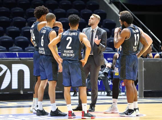 Löwen Braunschweig vs. Crailsheim, BBL Braunschweig, 20.12.2020, BASKETBALL - easyCredit BBL Basketball Bundesliga, Löwen Braunschweig vs. HAKRO Merlins Crailsheim, Saison 2020 21. Headcoach Tuomas IIsalo (HAKRO Merlins Crailsheim) Braunschweig