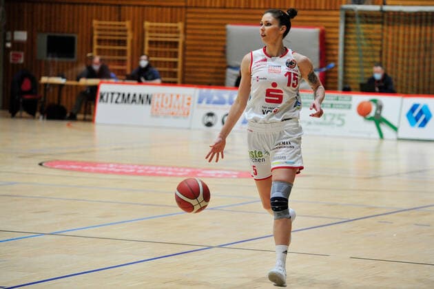 Basketball - DBBL - 08. Spieltag GiroLive Panthers Osnabrück - SNP BasCats USC Heidelberg am 20.12.2020 in der OSC Halle in Osnabrück Mila Cuic (Osnabrück)