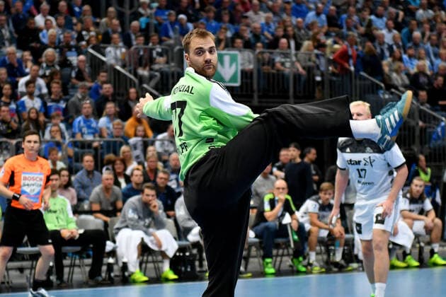 Wuppertal, Deutschland 12. Oktober 2016: 1. HBL - 16 17 - Bergischer HC vs. THW Kiel Torhueter Andreas Wolff (THW Kiel), Aktion . Einzelbild . 1. HBL - 16 17 - Bergischer HC vs. THW Kiel