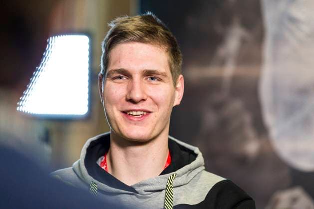 Zagreb, Kroatien 18. Januar 2018: EHF EM - 2018 - Media Day - Deutschland Finn Lemke (Deutschland MT Melsungen) lachend laechelnd gut gelaunt grinst grinsend EHF EM - 2018 - Media Day - Deutschland