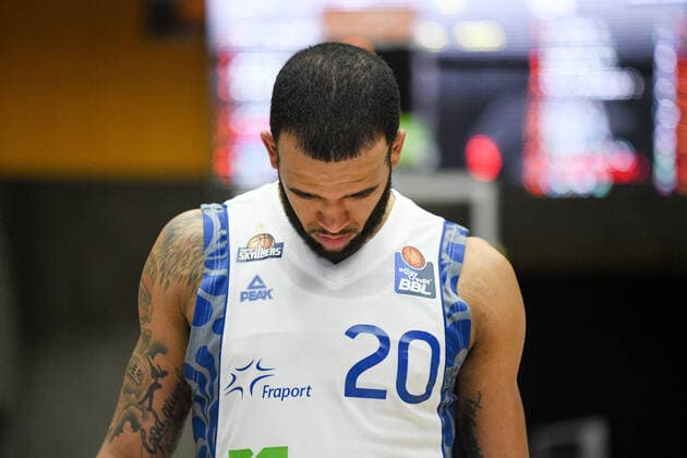 Rasheed Moore (Fraport Skyliners) ist enttaeuscht ueber die Niederlage, GER, HAKRO Merlins Crailsheim vs. Fraport Skyliners Frankfurt, 22.12.2020, 8. Spieltag easycredit Basketball Bundesliga, Spielzeit 2020 2021. GER, HAKRO Merlins Crailsheim vs. Fraport Skyliners Frankfurt, 22.12.2020, 8. Spieltag easycredit Basketball Bundesliga, Spielzeit 2020 2021 Crailsheim Copyright: xMemmlerx Eibner-Pressefotox EP_mmr