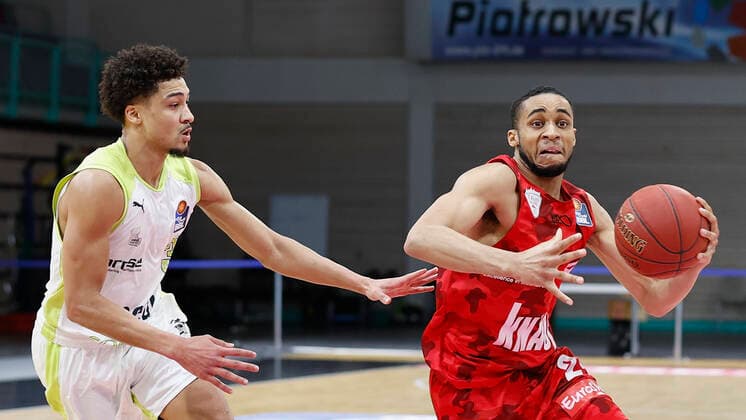 Deutschland, Bayreuth, Oberfrankenhalle, 22.12.2020, emspor, emonline, despor, deonline, medi bayreuth vs. s.Oliver Wuerzburg, Basketball, BBL Bild: v. li. Ryan Woolridge (medi bayreuth) und Cameron Hunt (s.Oliver Wuerzburg) Copyright: HMBxMedia xHeikoxBecker