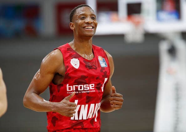 Deutschland, Bayreuth, Oberfrankenhalle, 22.12.2020, emspor, emonline, despor, deonline, medi bayreuth vs. s.Oliver Wuerzburg, Basketball, BBL Bild: v. li. Jubel bei Justin Sears (s.Oliver Wuerzburg) Copyright: HMBxMedia xHeikoxBecker