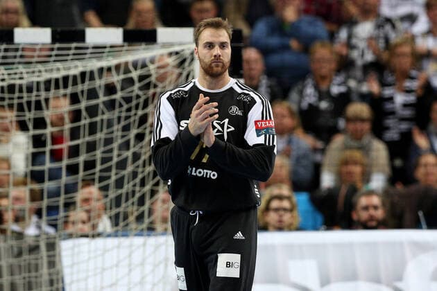 Kiel, Deutschland 22. Oktober 2016: EHF - CL - 16 17 - THW Kiel vs. Kadetten Schaffhausen Andreas Wolff (THW Kiel, 77) jubelt nach einer Parade . Jubel Freude Emotion . Gestik Geste gestikuliert Aktion . Einzelbild . quer, querformat EHF - CL - 16 17 - THW Kiel vs. Kadetten Schaffhausen