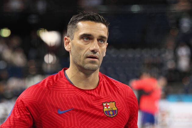 Kiel, Deutschland 23. April 2017: EHF - CL - 16 17 - Viertelfinale - THW Kiel vs. FC Barcelona, Barca Kiril Lazarov (FC Barcelona, 77) Aktion . Einzelbild . quer, querformat EHF - CL - 16 17 - Viertelfinale - THW Kiel vs. FC Barcelona