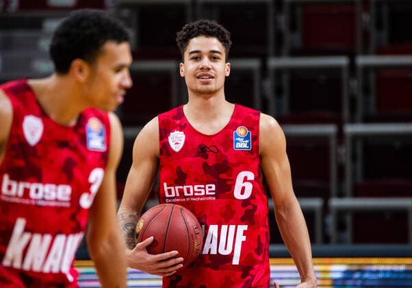 Joshua Obiesie (s.Oliver Wuerzburg 6) ; 1. Basketball Bundesliga: MHP RIESEN Ludwigsburg - S.Oliver Wuerzburg am 27.12.2020 in Ludwigsburg (MHPArena), Baden-Wuerttemberg, Deutschland . 27.12.20 Basketball , 27.12.2020, (Deutschland)