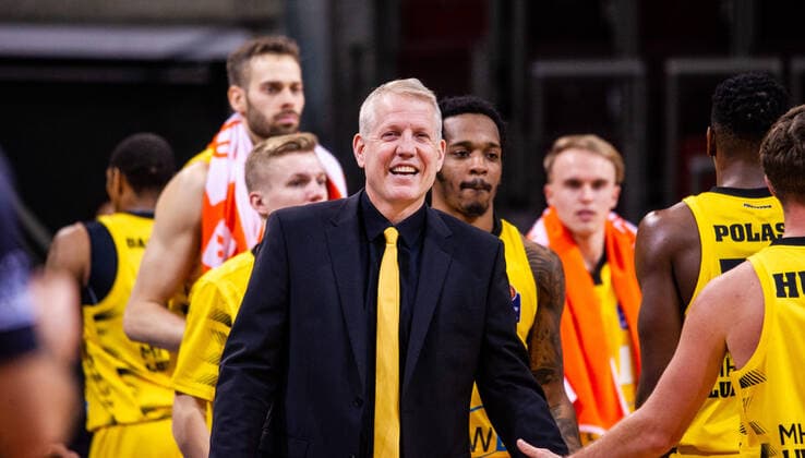 Freude bei John Patrick (Headcoach MHP RIESEN Ludwigsburg) ; 1. Basketball Bundesliga: MHP RIESEN Ludwigsburg - S.Oliver Wuerzburg am 27.12.2020 in Ludwigsburg (MHPArena), Baden-Wuerttemberg, Deutschland . 27.12.20 Basketball , 27.12.2020, (Deutschland)