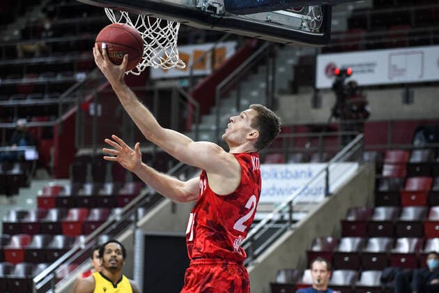 Florian Koch (s. Oliver Wuerzburg) am Korb, GER, MHP Riesen Ludwigsburg vs. s.Oliver Wuerzburg, 27.12.2020, 9. Spieltag easycredit Basketball Bundesliga, Spielzeit 2020 2021. GER, MHP Riesen Ludwigsburg vs. s.Oliver Wuerzburg, 27.12.2020, 9. Spieltag easycredit Basketball Bundesliga, Spielzeit 2020 2021. Ludwigsburg Copyright: xMemmlerx Eibner-Pressefotox EP_mmr