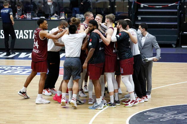 BBL easyCredit Basketball Bundesliga Saison 2020 2021 9. Spieltag am Sonntag, 27. Dezember 2020 in der edel-optics.de Arena in Hamburg: Hamburg Towers - NINERS Chemnitz Spielerkreis NINERS Chemnitz Hamburg Towers - NINERS Chemnitz