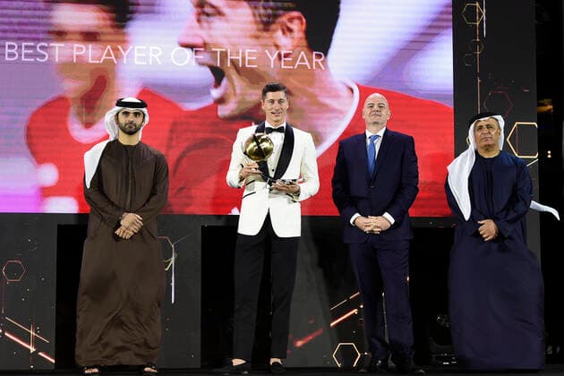 Foto Fabio Ferrari - LaPresse 27 Dicembre 2020 Dubai ( Emirati Arabi ) Dubai Globe Soccer Award 2020 - Dodicesima Edizione. Nella foto: Best player of the Year, Robert Lewandowski. Giovanni Infanino, H.H. Sheikh Hamdan Bin Mohammed Bin Rashid ALMaktoum. photo Fabio Ferrari - LaPresse December 27, 20720 Dubai (Unated Arab Emirate) Sport Dubai Globe Soccer Award 2020 - 12th Edition. In the pic: Best player of the Year, Robert Lewandowski. Giovanni Infanino, H.H. Sheikh Hamdan Bin Mohammed Bin Rashid ALMaktoum.  Copyright: xFabioxFerrari LaPressex