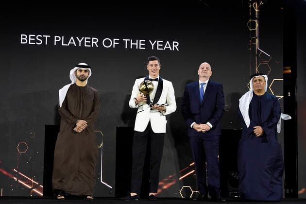 Foto Fabio Ferrari - LaPresse 27 Dicembre 2020 Dubai ( Emirati Arabi ) Dubai Globe Soccer Award 2020 - Dodicesima Edizione. Nella foto: Best player of the Year, Robert Lewandowski. Giovanni Infanino, H.H. Sheikh Hamdan Bin Mohammed Bin Rashid ALMaktoum. photo Fabio Ferrari - LaPresse December 27, 20720 Dubai (Unated Arab Emirate) Sport Dubai Globe Soccer Award 2020 - 12th Edition. In the pic: Best player of the Year, Robert Lewandowski. Giovanni Infanino, H.H. Sheikh Hamdan Bin Mohammed Bin Rashid ALMaktoum.  Copyright: xFabioxFerrari LaPressex