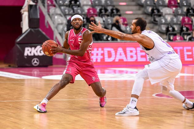 easyCredit BBL, Telekom Baskets Bonn vs. BG Goettingen, 27.12.2020 Josh Hagins (Telekom Baskets Bonn 5), easyCredit BBL, Telekom Baskets Bonn vs. BG Goettingen am 27.12.2020 im Telekom Dome Bonn, Bonn (Nordrhein-Westfalen) Copyright: xBEAUTIFULxSPORTS Mueller-Laschetx