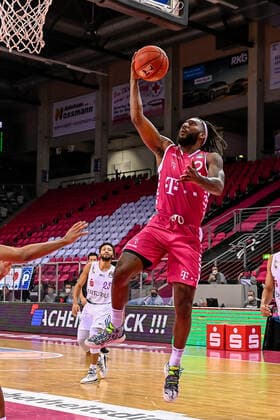easyCredit BBL, Telekom Baskets Bonn vs. BG Goettingen, 27.12.2020 Xavier Pollard (Telekom Baskets Bonn 2), easyCredit BBL, Telekom Baskets Bonn vs. BG Goettingen am 27.12.2020 im Telekom Dome Bonn, Bonn (Nordrhein-Westfalen) Copyright: xBEAUTIFULxSPORTS Mueller-Laschetx