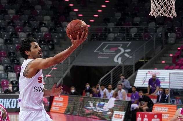GER, easyCredit BBL, Herren, Telekom Baskets Bonn vs. BG Goettingen 27.12.2020, Telekom Dome, Bonn, GER, easyCredit BBL, Herren, Telekom Baskets Bonn vs. BG Goettingen, im Bild picture shows: Jorge Gutiérrez (Goettingen 7), it einem Korb