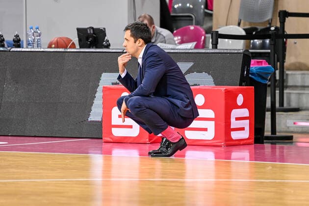 easyCredit BBL, Telekom Baskets Bonn vs. BG Goettingen, 27.12.2020 Igor Jovovic (Coach Telekom Baskets Bonn), easyCredit BBL, Telekom Baskets Bonn vs. BG Goettingen am 27.12.2020 im Telekom Dome Bonn, Bonn (Nordrhein-Westfalen) Copyright: xBEAUTIFULxSPORTS Mueller-Laschetx