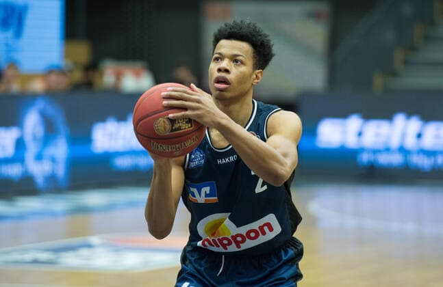 GER, Basketball, RASTA Vechta vs Crailsheim Merlins 27.12.2020, RASTA Dome, Vechta, GER, easy Credit-BBL, RASTA Vechta vs s. Crailsheim Merlins, im Bild beim Freiwurf Trae BELL-HAYNES( Crailsheim MERLINS 2 )