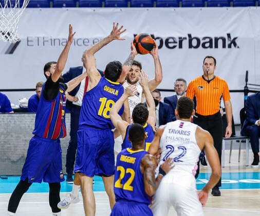 MATCH Jornada 16 Liga Endesa ACB Masculino Madrid Real Madrid vs FC Barcelona, Barca Barca Nicolas Laprovittola Pierre Oriola Nikola Mirotic Madrid Madrid Spain Baloncesto Copyright: xAlbaxPachecox
