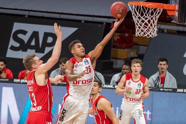 Kenneth Ogbe 25 (Brose Bamberg), FC Bayern Basketball vs. Brose Bamberg, BBL, 27.12.2020 Muenchen Bayern Deutschland
