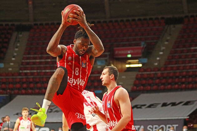 8 Jalen Reynolds FCBB, am Ball, Basketball, 1. Bundesliga, BBL, FC Bayern München, Brose Bamberg, Audi Dome, 27.12.2020 FOTO: Mladen Lackovic LakoPress